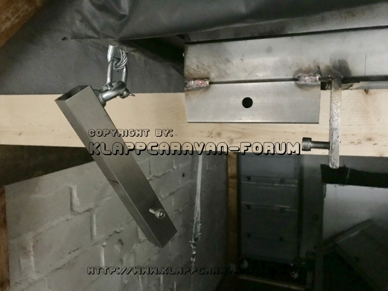 Zeltlift für Anhängerzelt in Garage