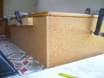 Sitzecke mit korklaminat verkleidet