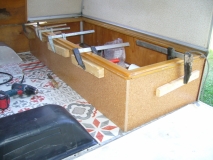 Sitzecke mit korklaminat verkleidet