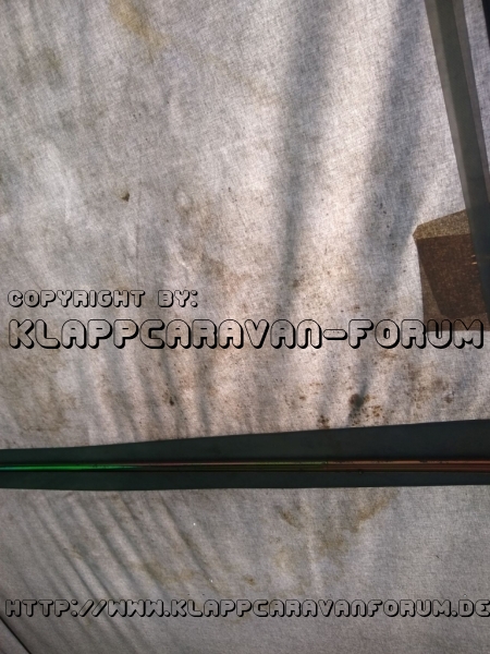 29_Dach_im_Hauptzelt_muss_neu_web