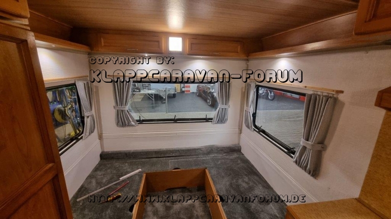 ... Vorhänge und Moskitonetze auch neu