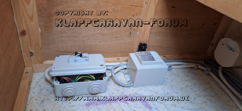 TV34 Elektro Verdrahtung Stauraum kleiner Sitz