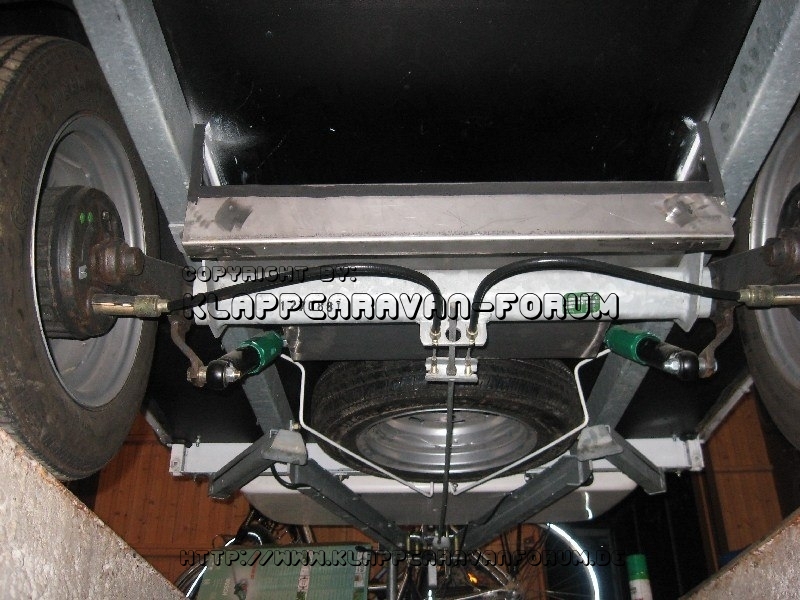 Trigano Chambord - Unterbodenwanne - Vorderteil mit Reserverad