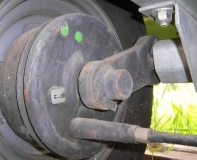 Schwinge und Bremstrommel einer Al-Ko-Achse