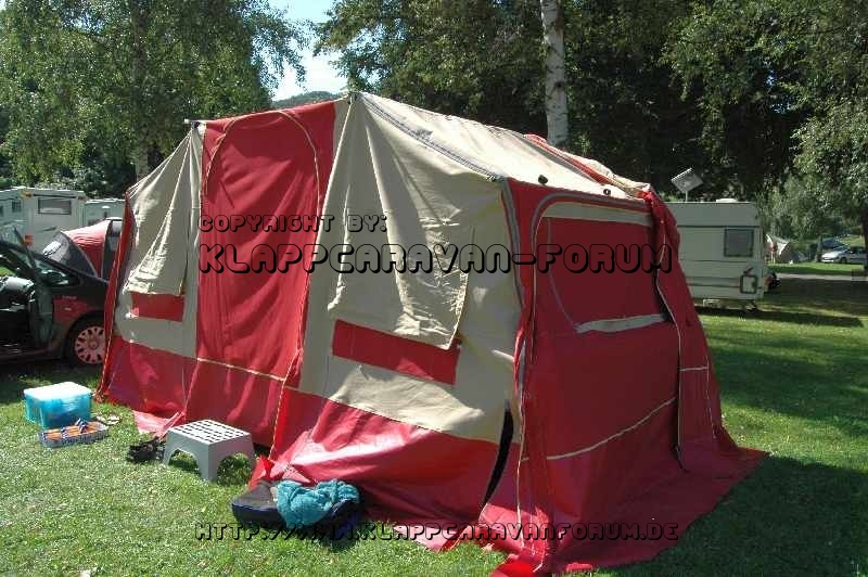 SK12 - Mit Vorzelt auf Hauptwagen falten 03