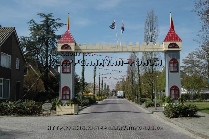 Wemeldinge - Geschmückt für den Königinnentag - 4