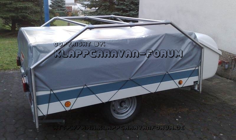 Eigenbau-Gepäckgalerie aus V2A - montiert von rechts