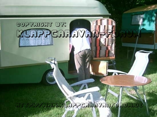 Aufbau FaWoBoo - Fahren - Wohnen - Boot / mal schauen, was alles noch da drin ist