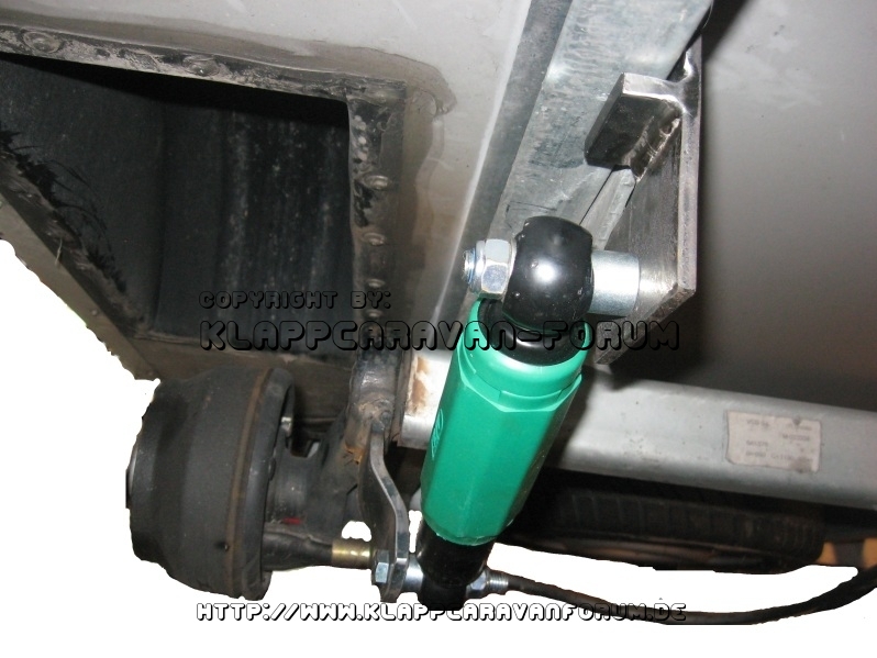 Stoßdämpfereinbau-7