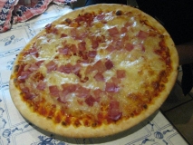 Coleman Campstove Oven - Fertige Pizza