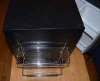 Chromregal an Kühlschrank