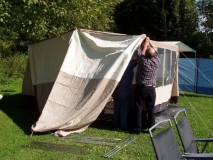 2-Das eingesetzte hellere Planenstück, Verlängerung des Sonnensegels um 1,20 m