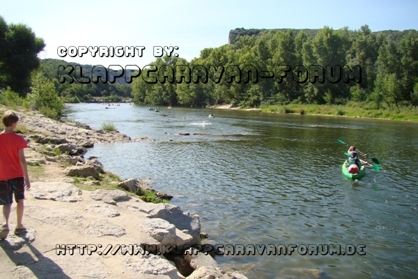 Camping Nature Parc Ardèchois - Vallon Pont d'Arc - Zugang zum Fluss