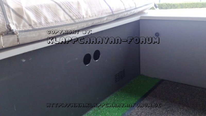 Dreiergespann-Beleuchtung und Steckdosen im Rechts Links Falter04