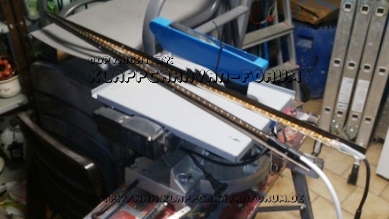 Dreiergespann-Beleuchtung und Steckdosen im Rechts Links Falter05