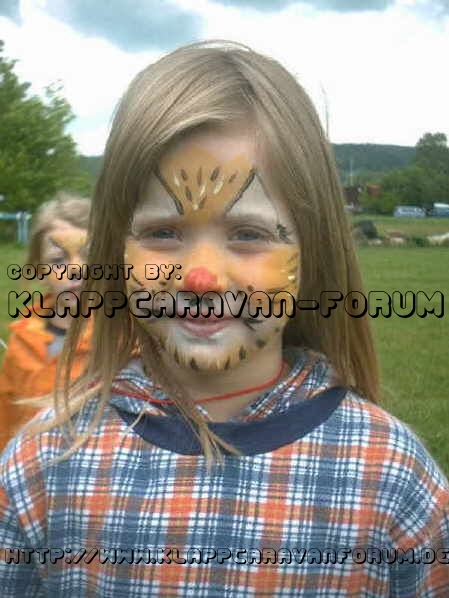 Woran Kinder auch bei Regenwetter Spaß haben.