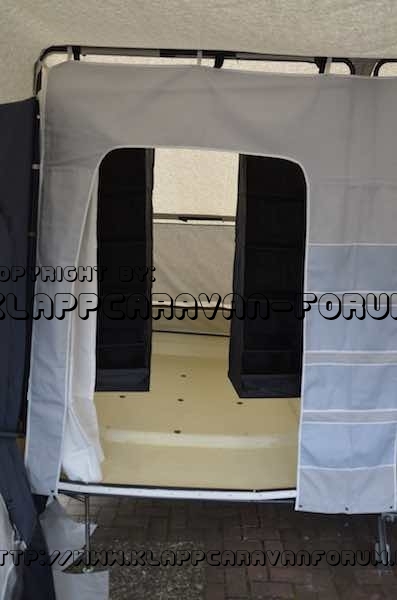 Camp-let - Hängeschränke mit Vorhang