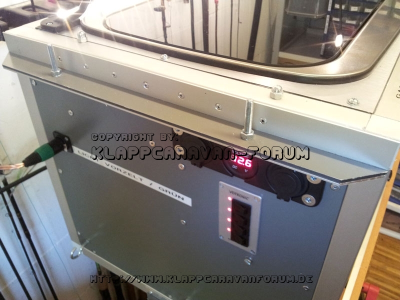 Befestigung-Arbeitsplatte