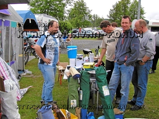 Gute Laune auf dem Flohmarkt